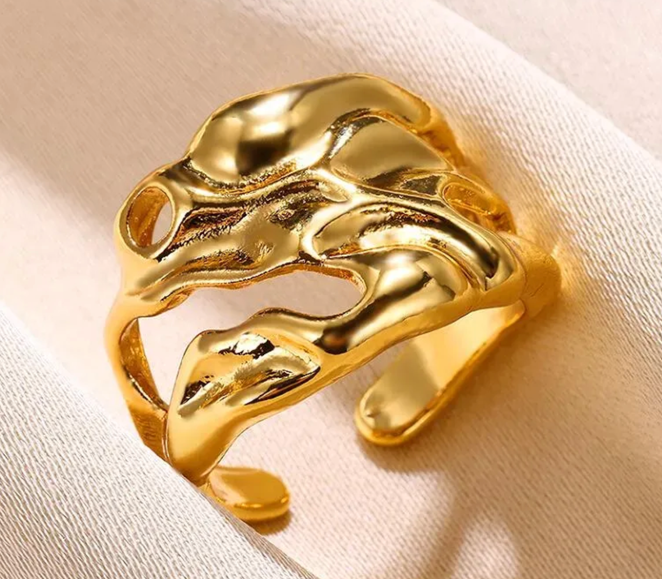 SORTIJA AJUSTABLE EN STAINLESS STEEL DORADO