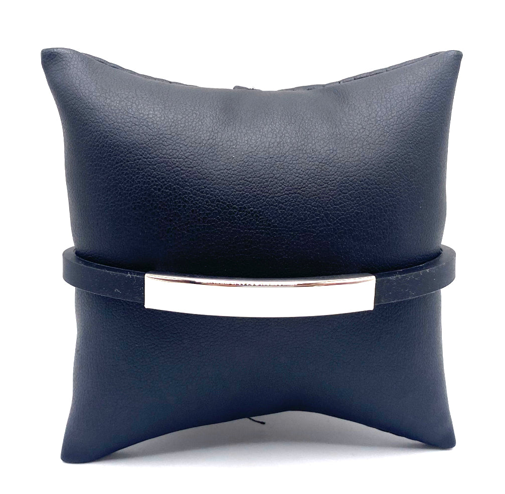 PULSERA DE SILICON NEGRO Y STAINLESS STEEL PLATEADO