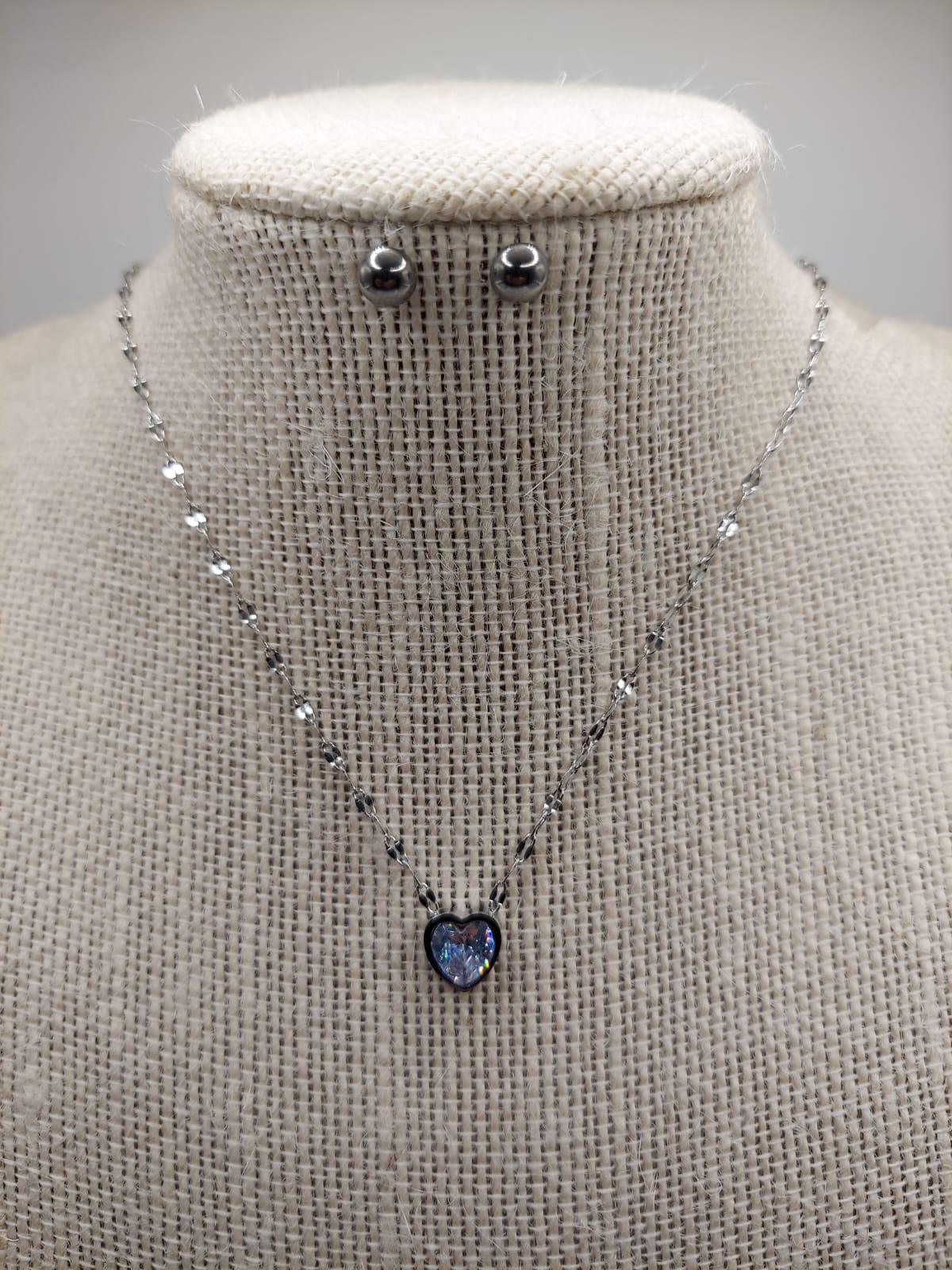 SET DE COLLAR Y PANTALLAS DE CORAZON CON ZIRCONIA